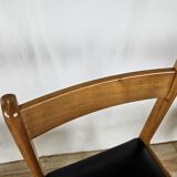 Ensemble de quatre chaises en hêtre et cuir