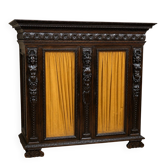Important carved wooden library in Renaissance style, dating from the 19th century.