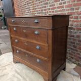 Oak chest of drawers