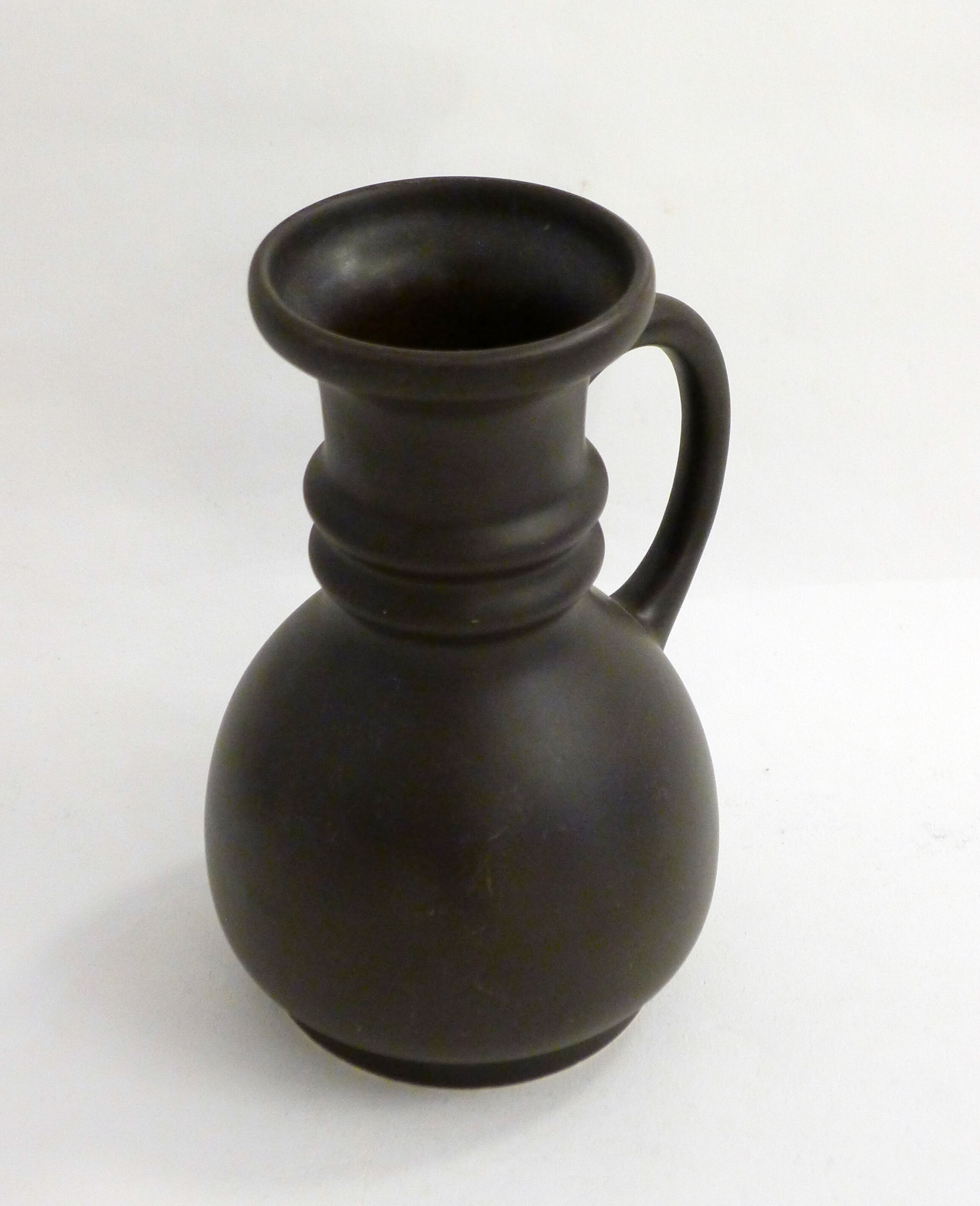 Small vase pitcher matte, by Gouda Holland