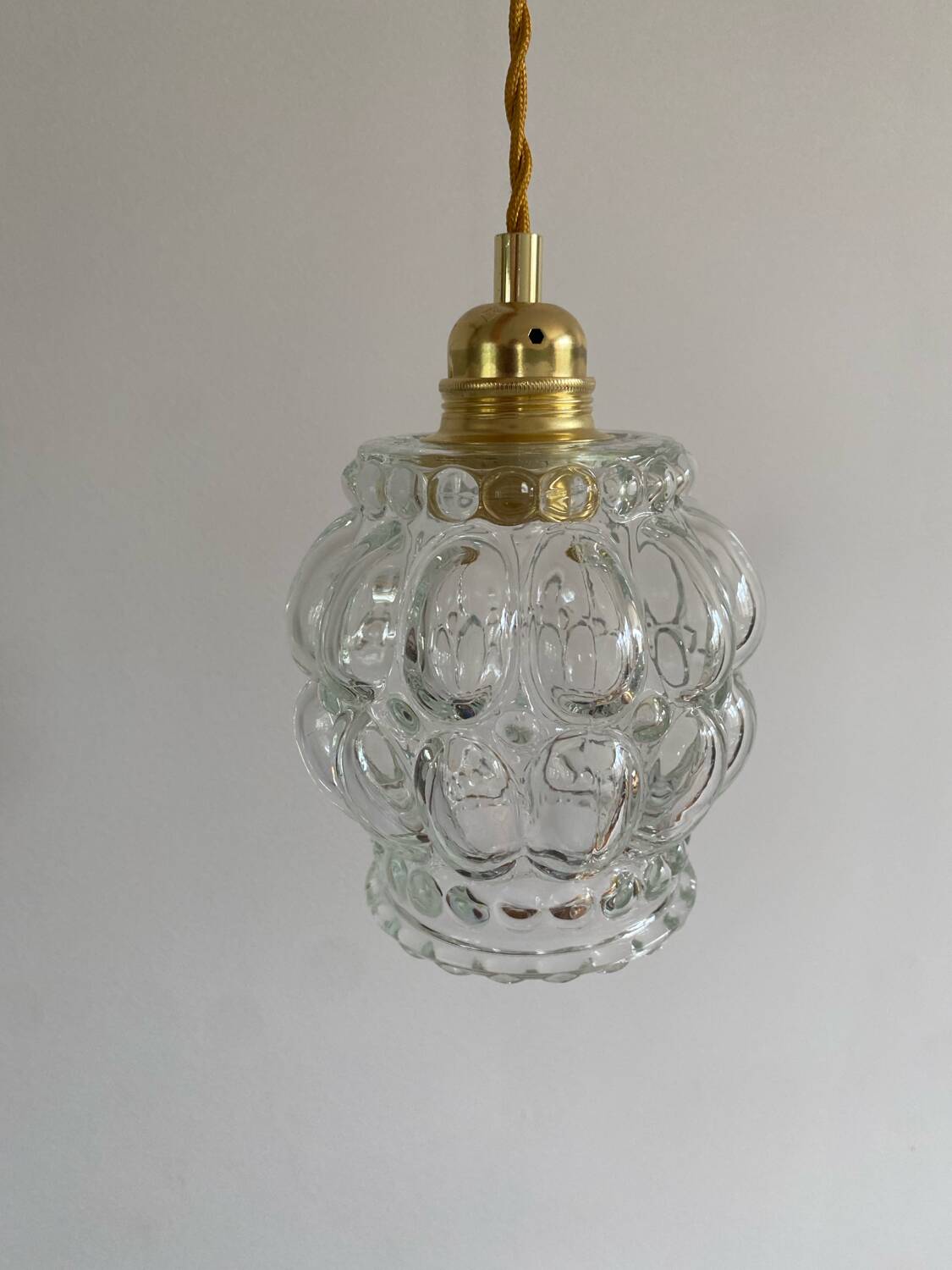 Suspension with vintage glass globe