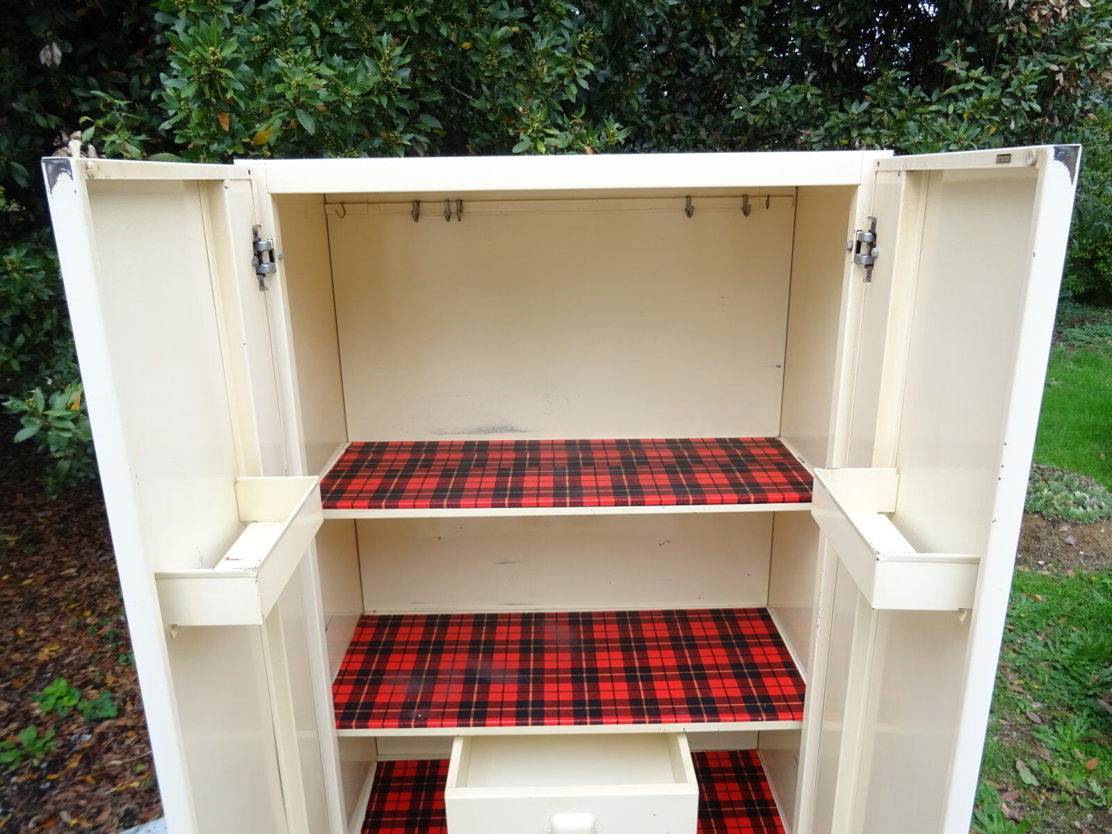 Manufrance metal cabinet