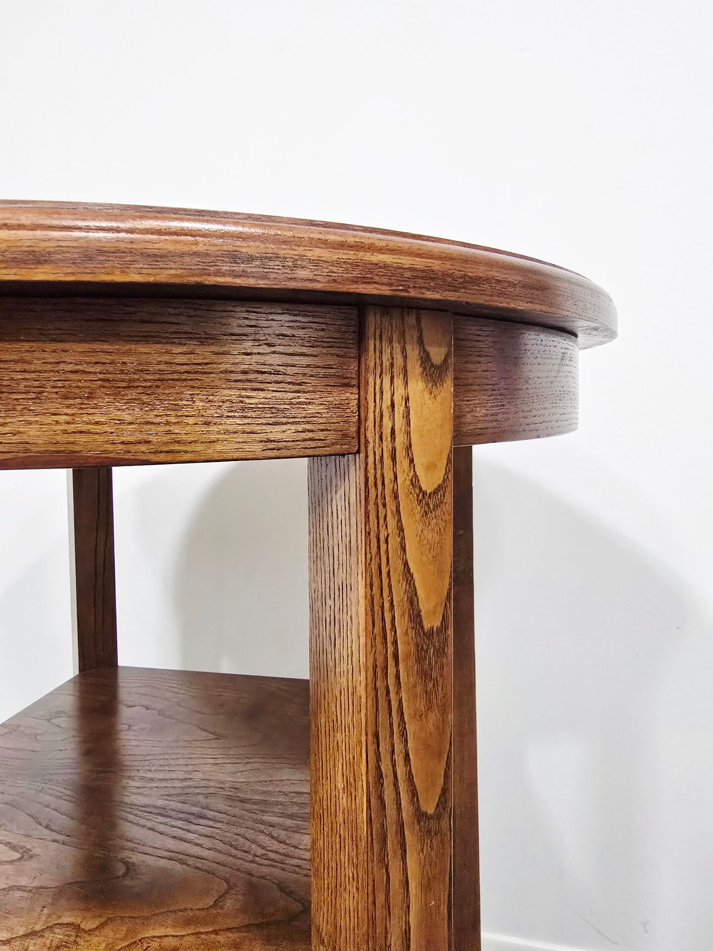 Table d'appoint en bois massif vintage des années 50