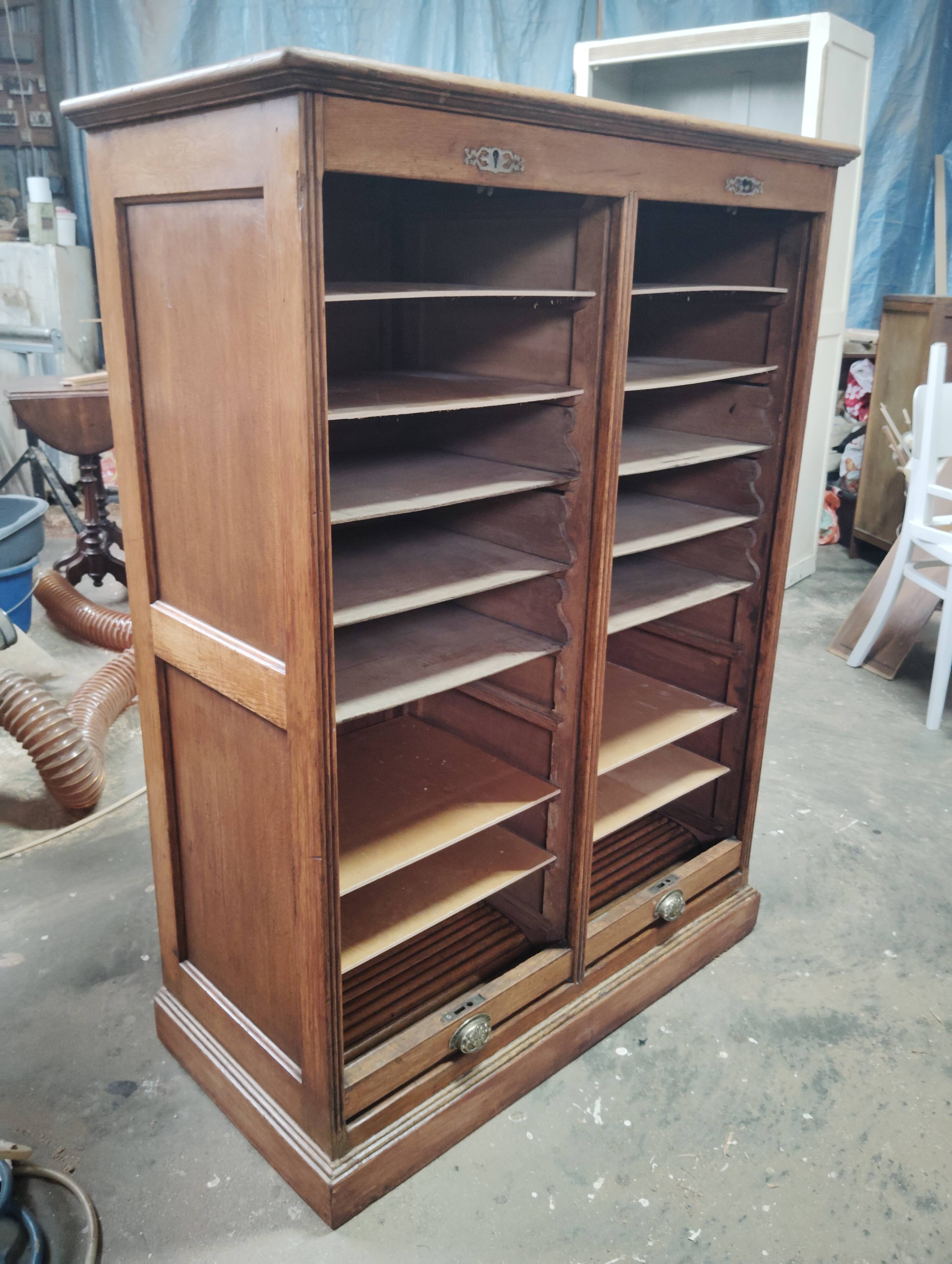 Double curtain cabinet in oak "notary's furniture"