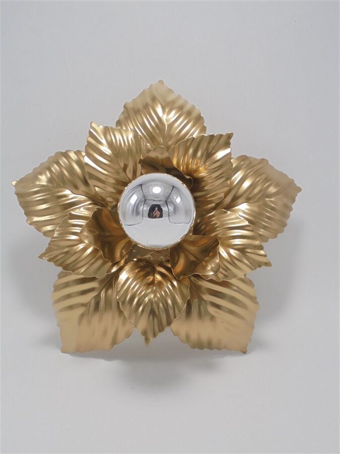 Golden flower wall lamp