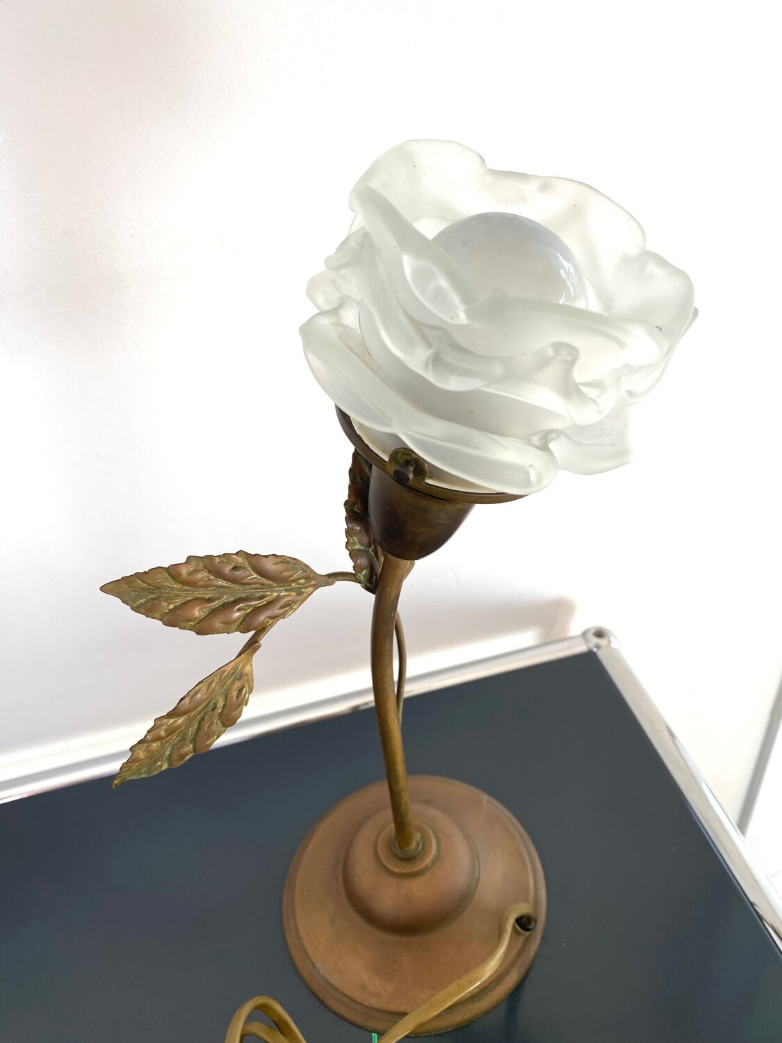 Lamp tulip flower brass glass vintage design old light