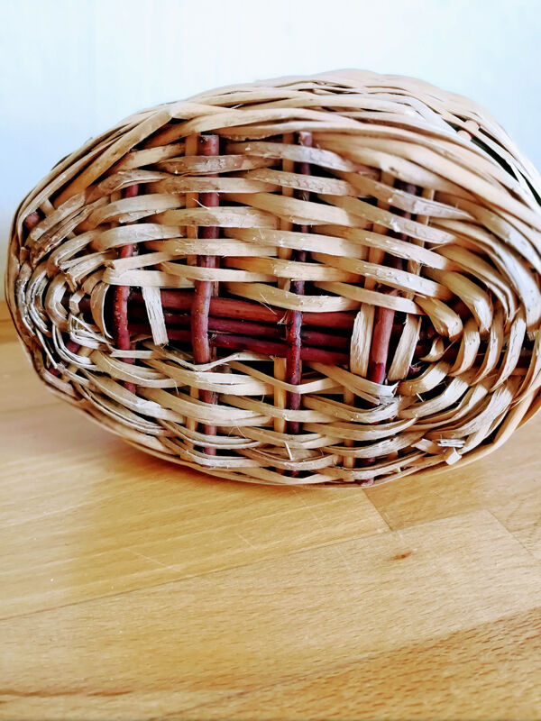 Demijohn wicker bottle