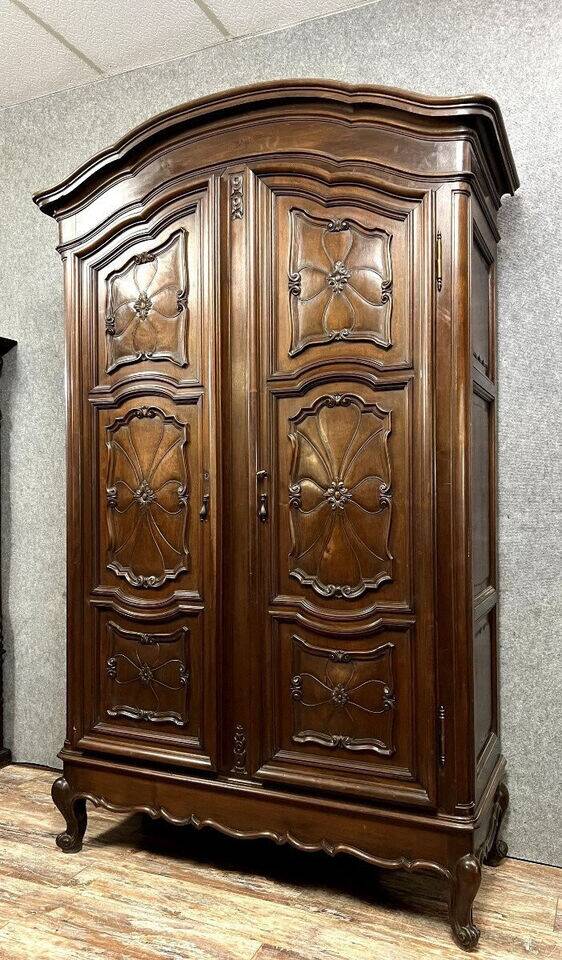 Baroque Louis XV style armoire in solid walnut circa 1880