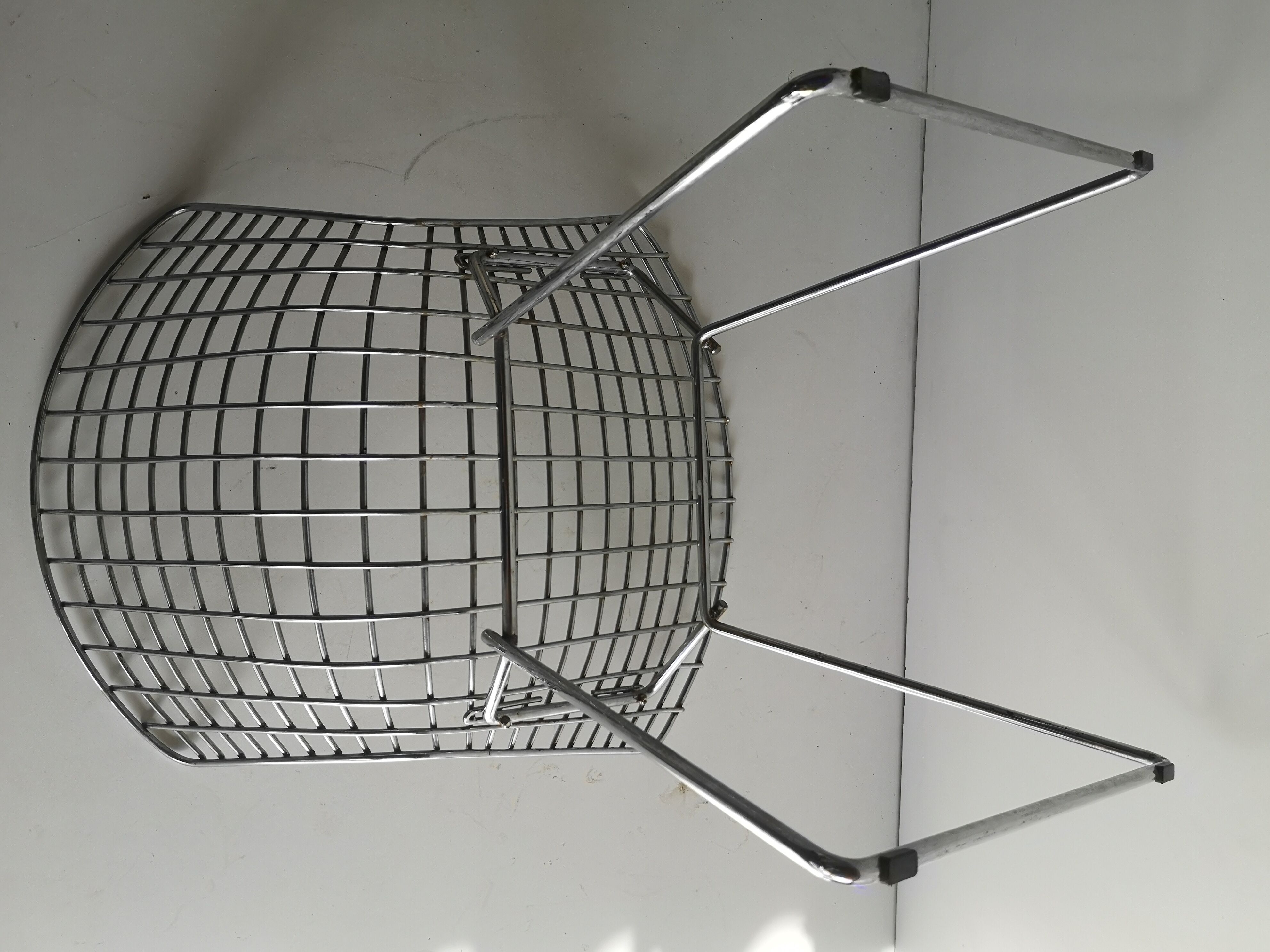 Harry Bertoia chrome wire chairs, Knoll edition
