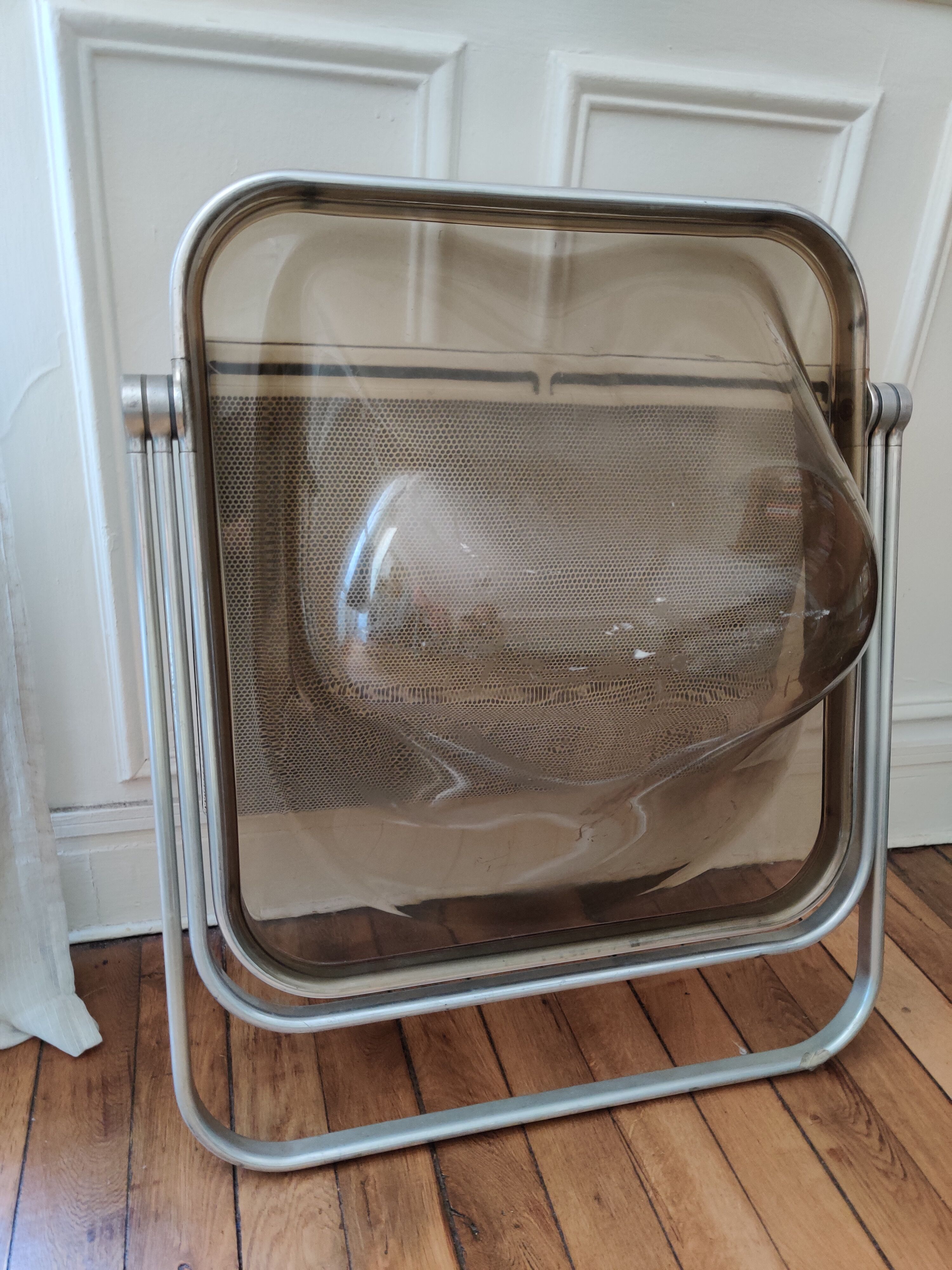 Giancarlo Piretti's "Plona" folding chair for Castelli