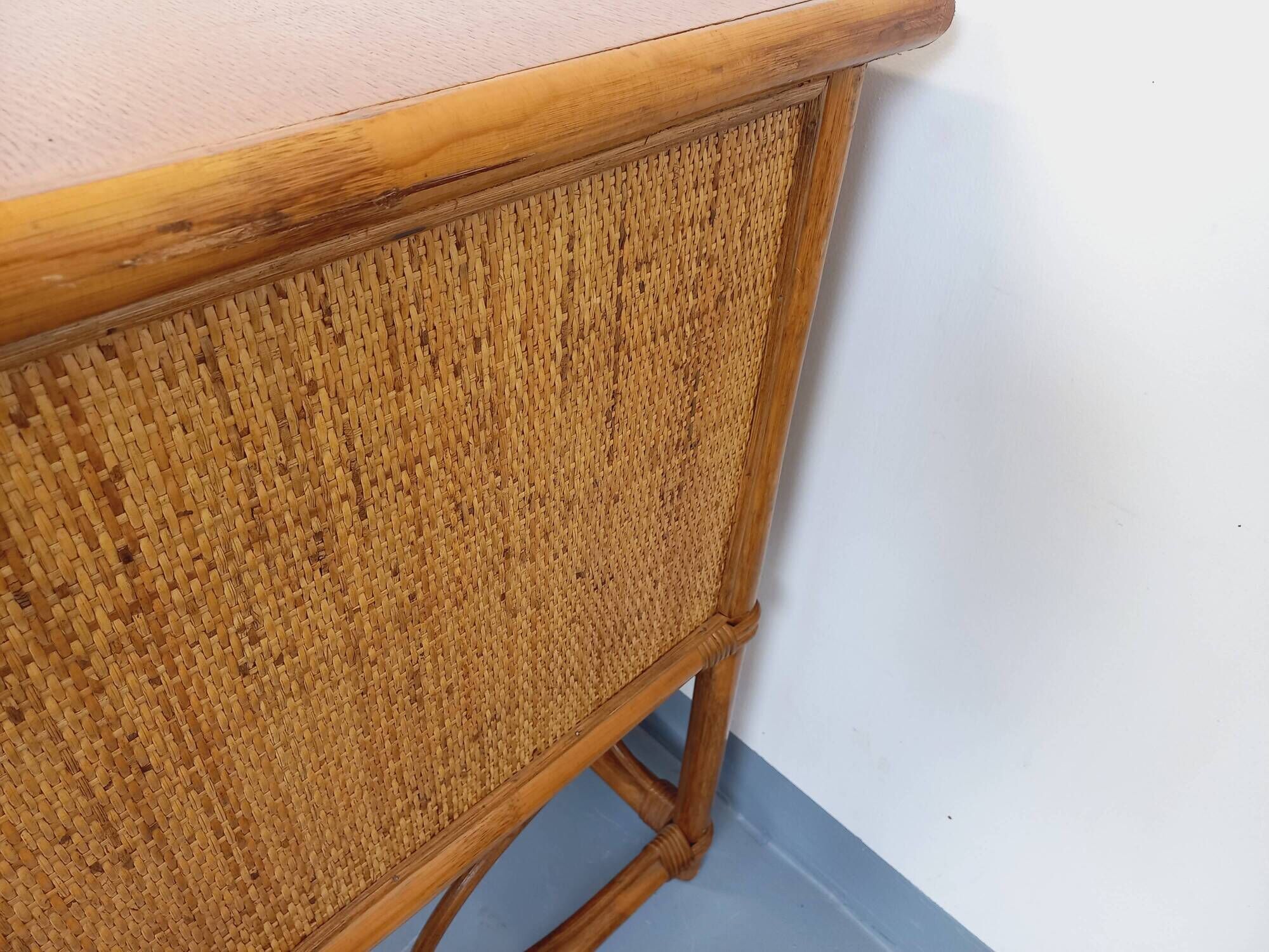 Vintage desk in rattan, woven rattan and wood, Maugrion style Roche ...