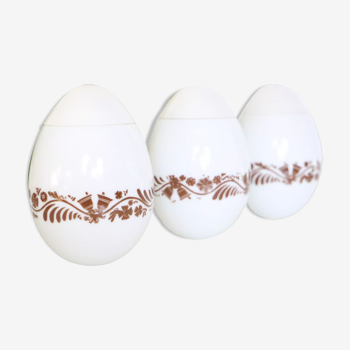 Trio de bonbonnières 'oeufs' en opaline