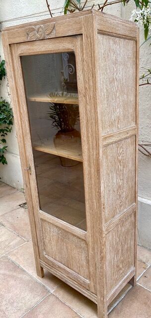 Bibliothèque en bois cérusé