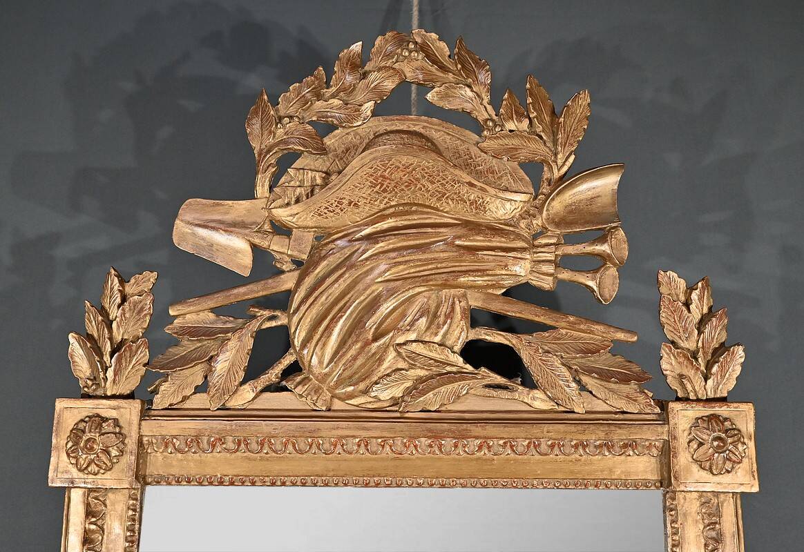 Important gilded wooden mirror, Louis XV period – 1768