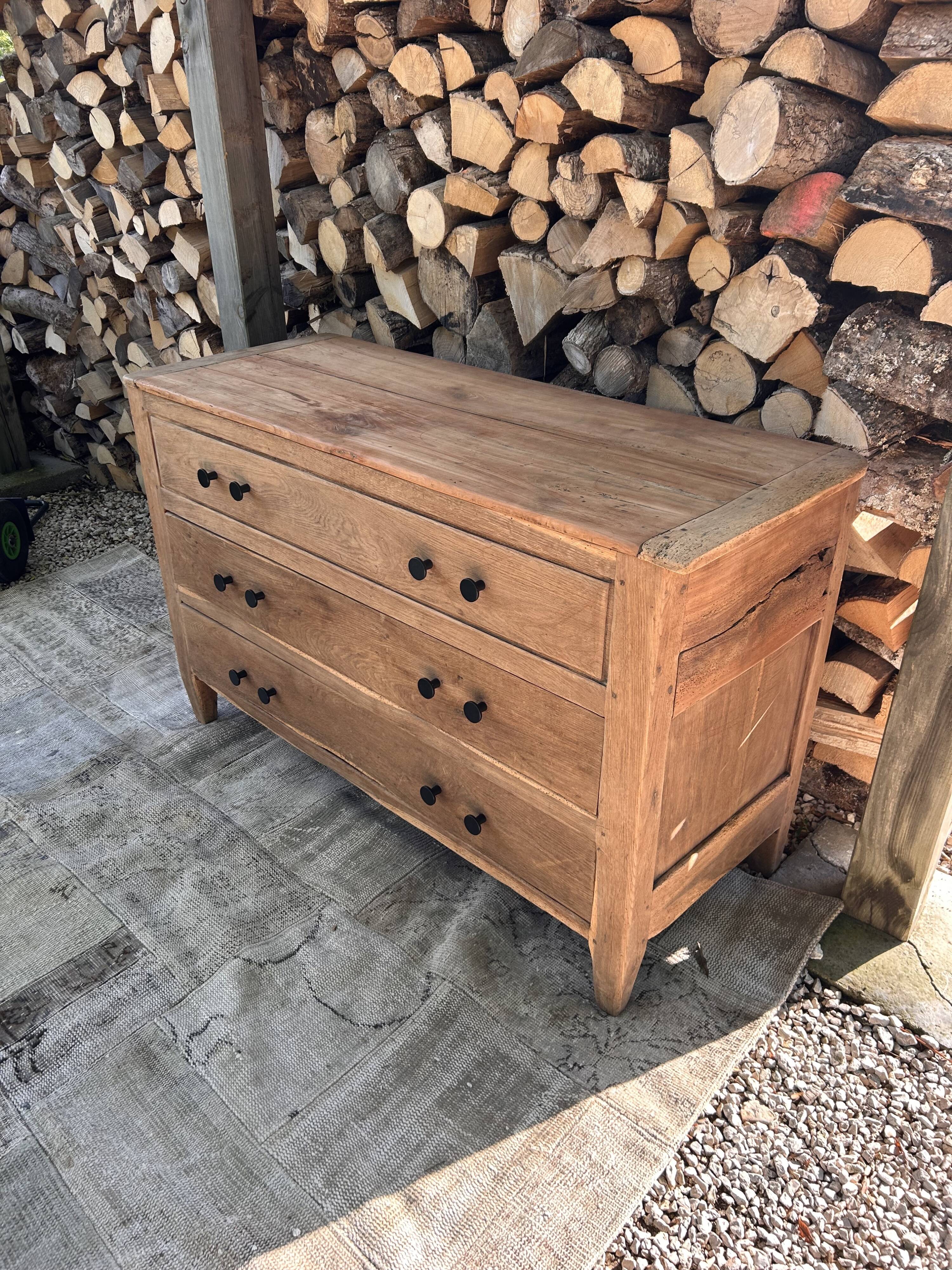 Commode ancienne massif rénovée