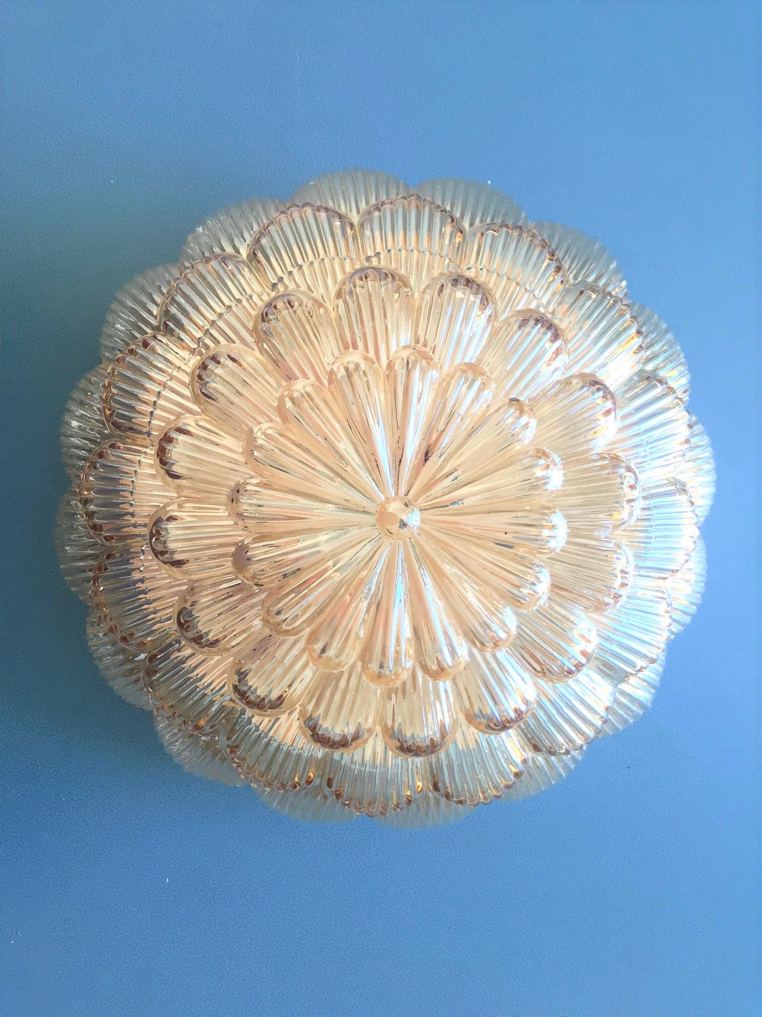 Round ceiling lamp daisy in molded glass