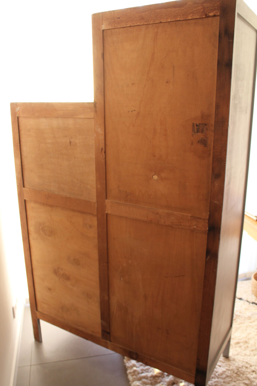 Asymmetrical wardrobe