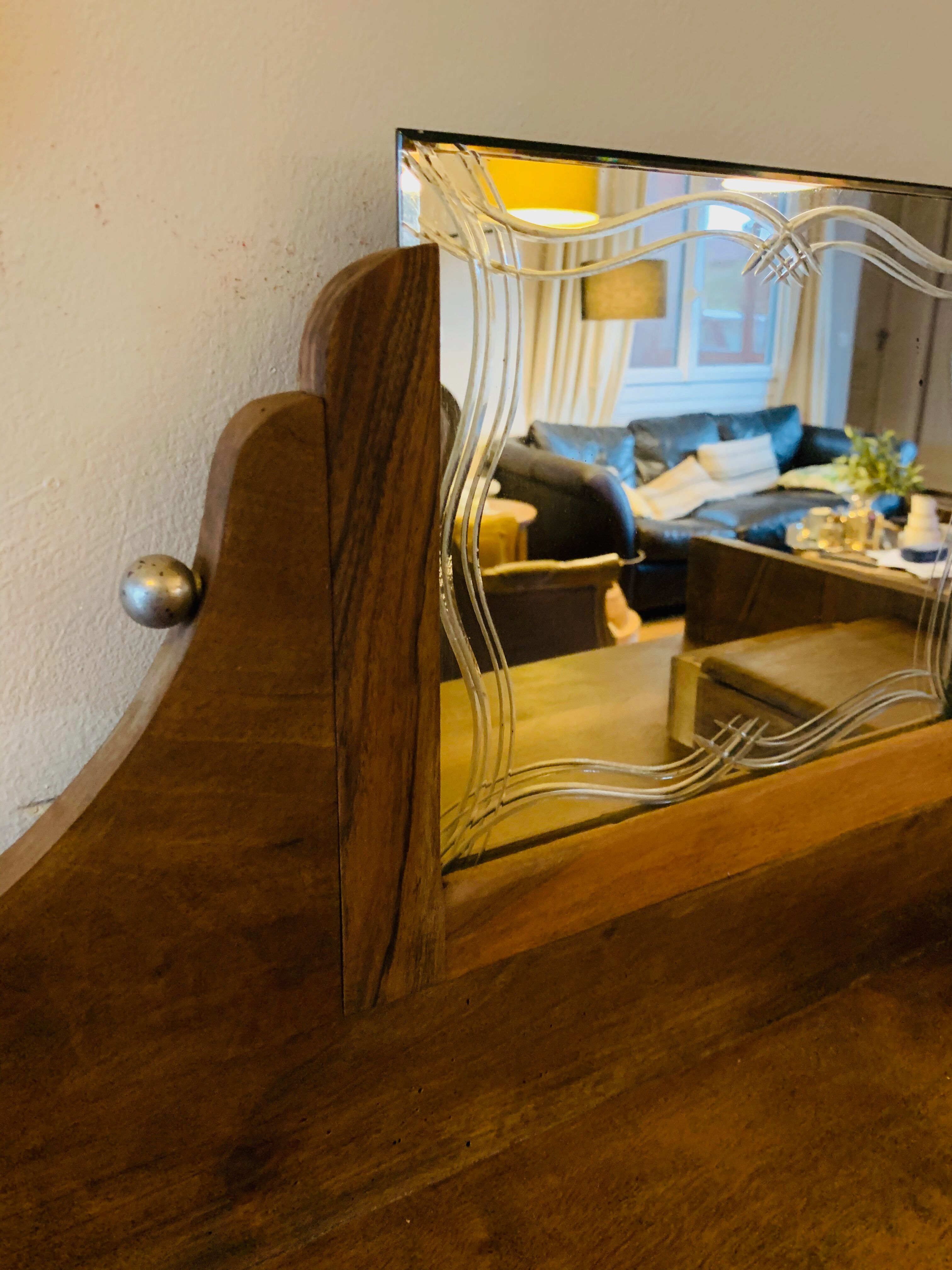 Wooden hairdresser