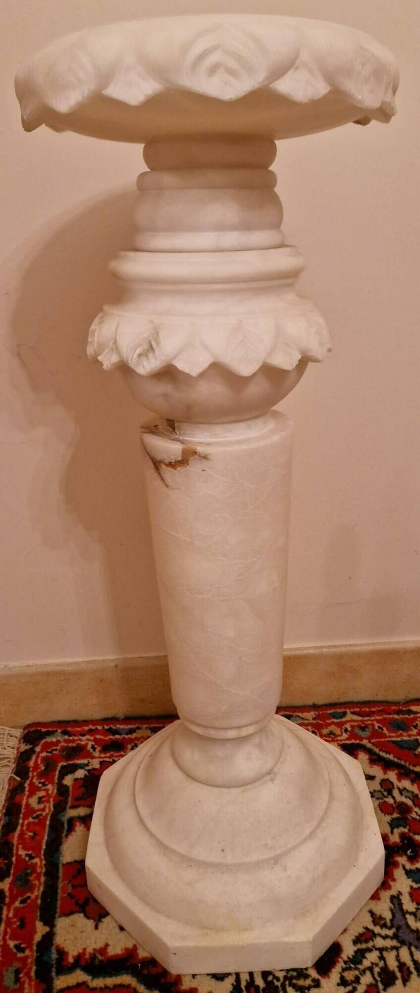 Spanish alabaster sculpted pedestal Decorative pedestal 20th century 66 cm
