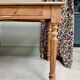 Bureau au pieds tournés en chêne