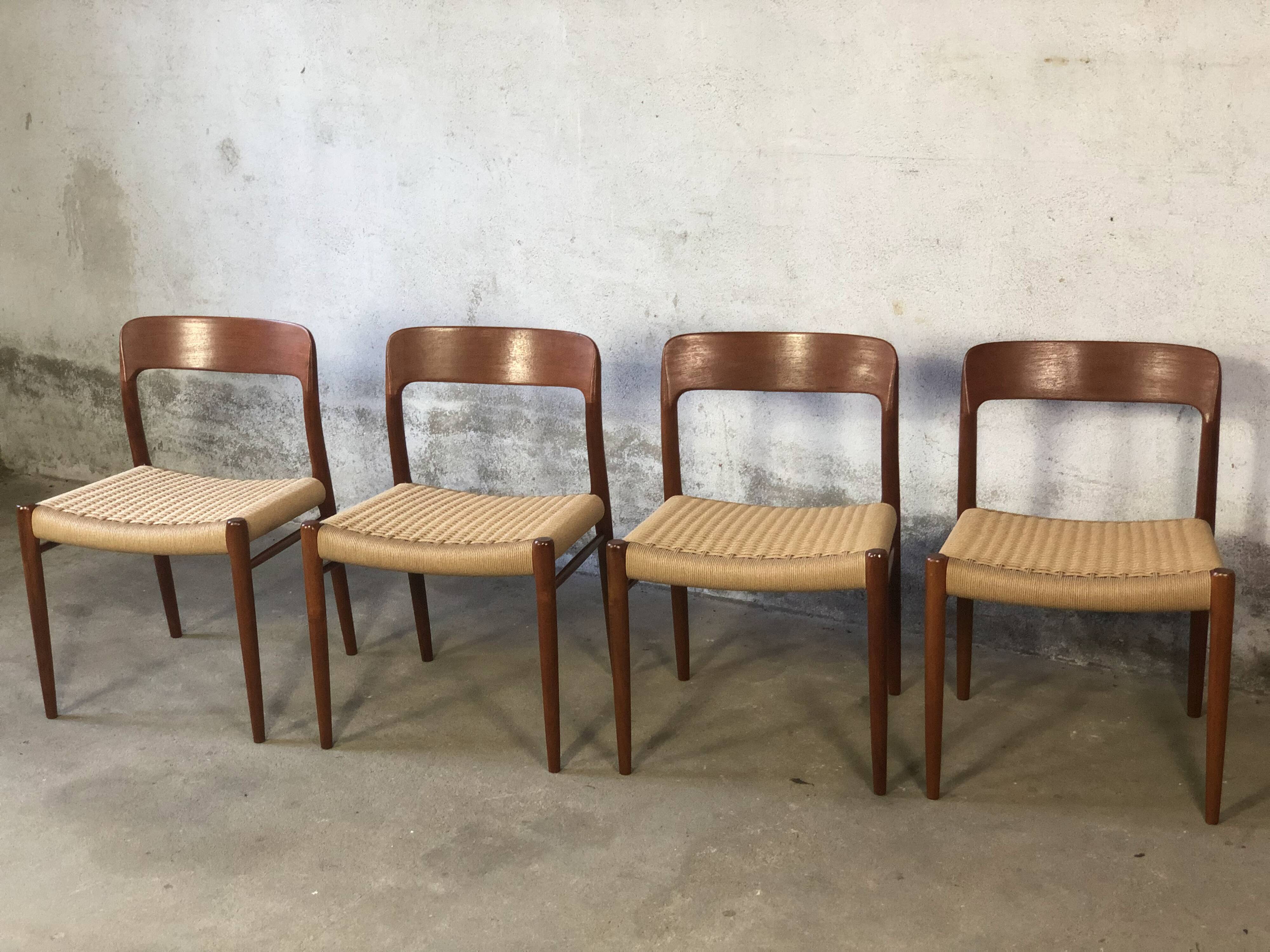 Dining chairs Moller Model 75