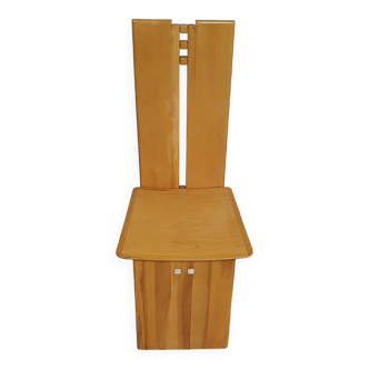 Mycene chair by Ferdinando Meccani for Meccani Arredamenti, 1978. Cherry chair. Dimensions 43.5 x 44