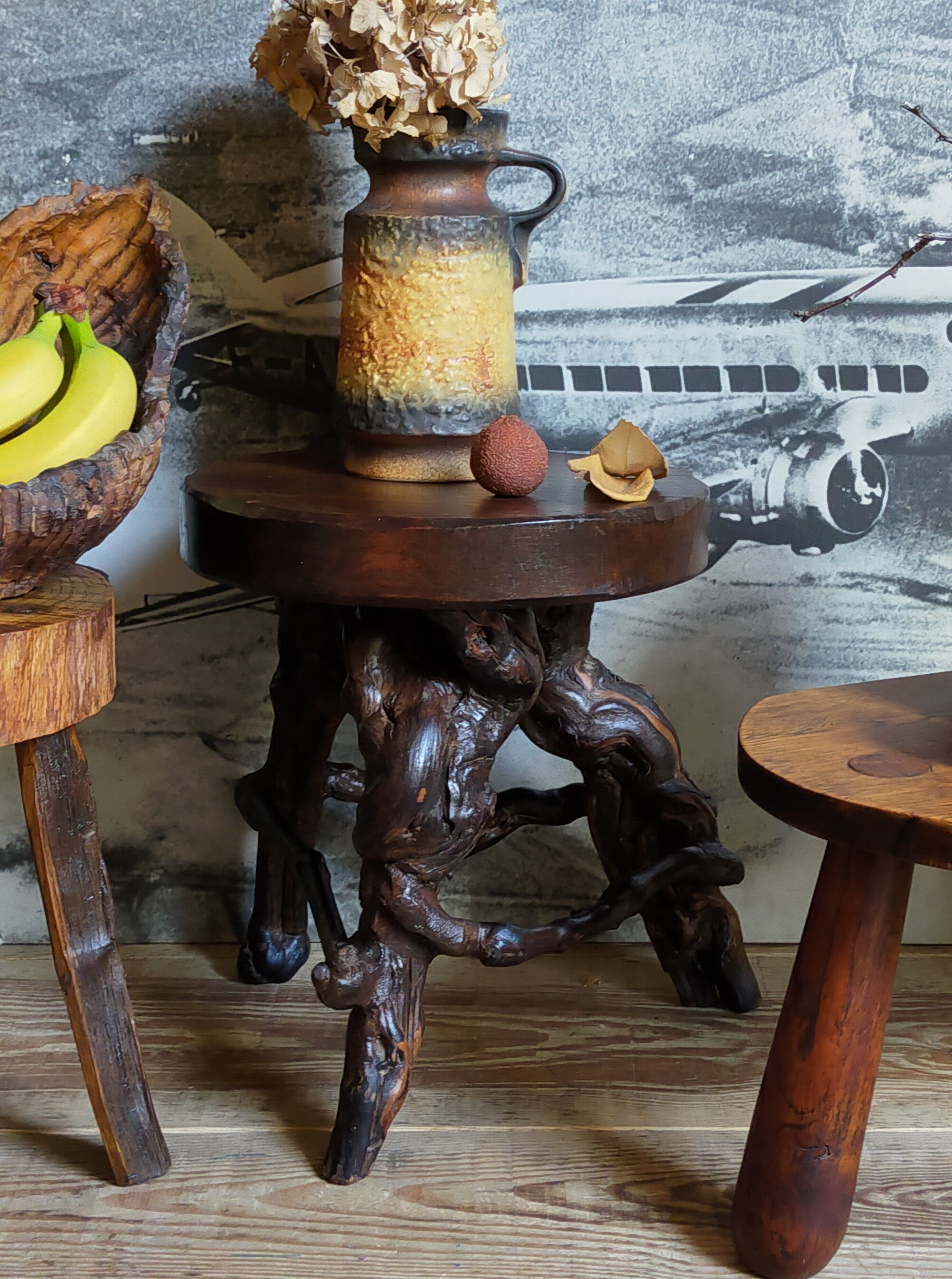 Tripod stool Art-popular vines, solid wood top