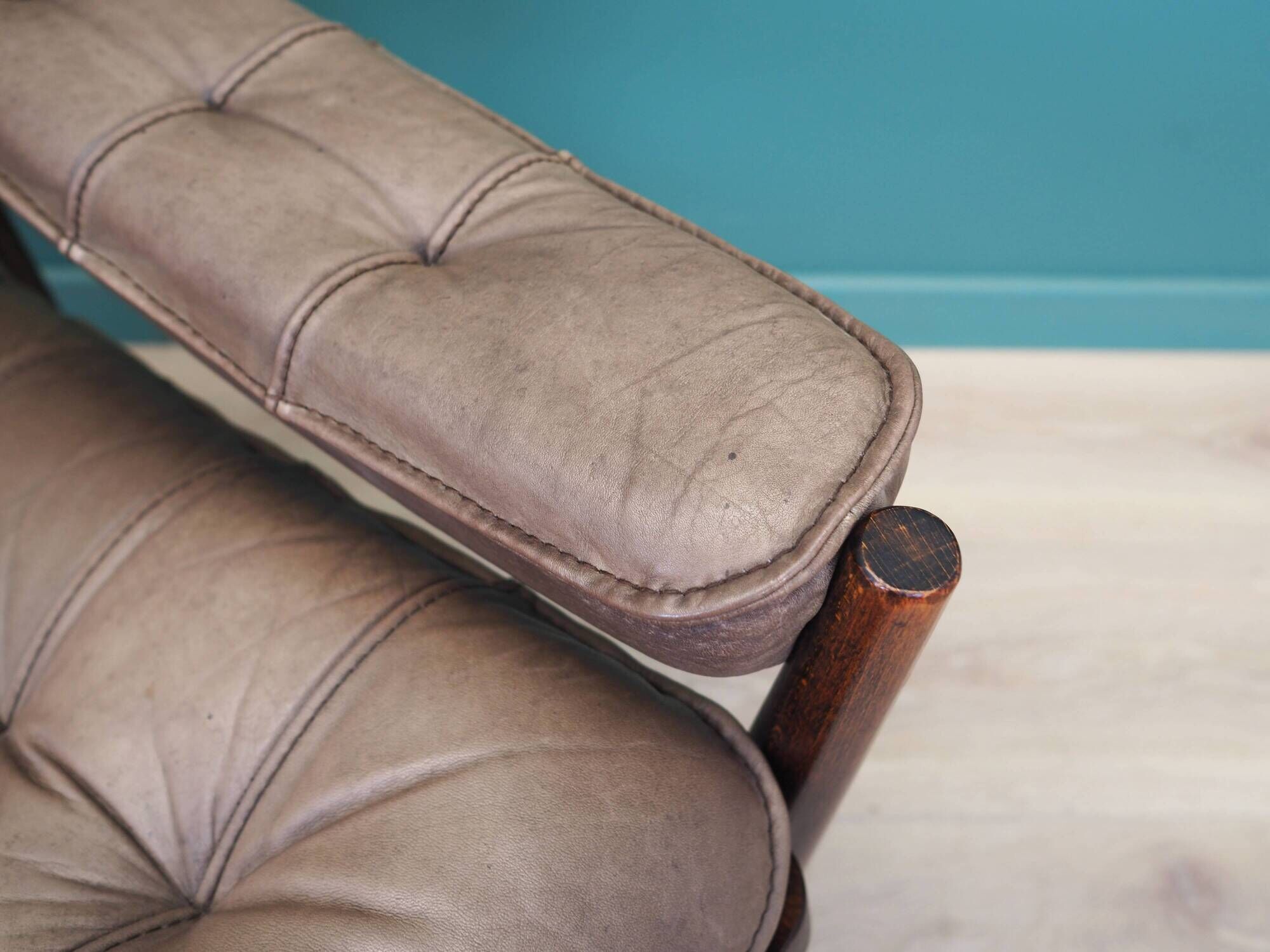 Fauteuil en cuir, design danois, années 1960, fabriqué par Genega Møbler