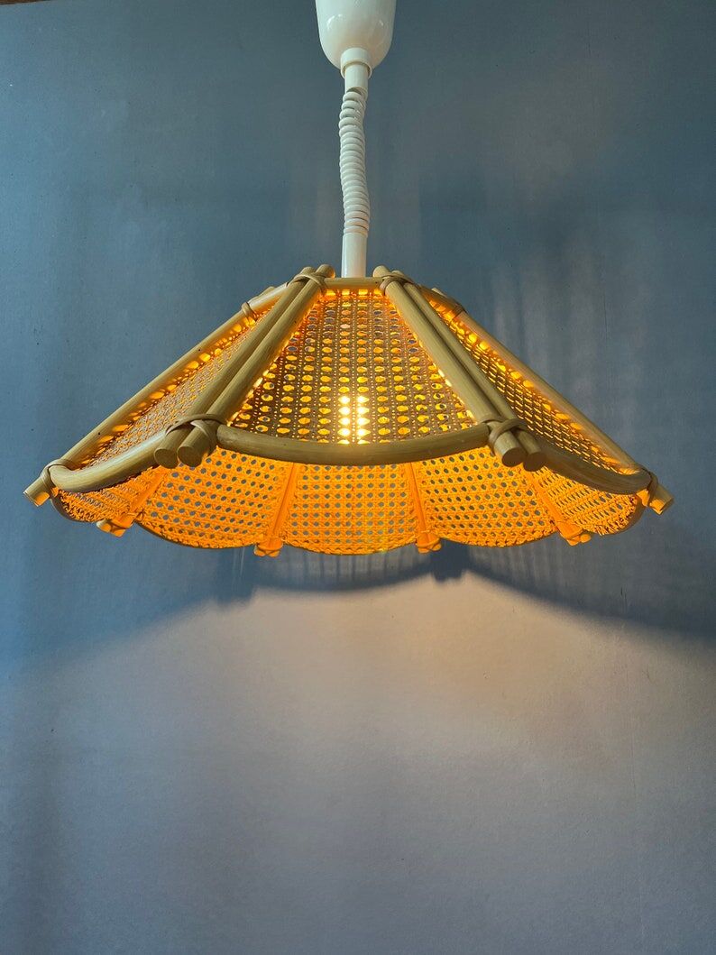 Rattan suspension