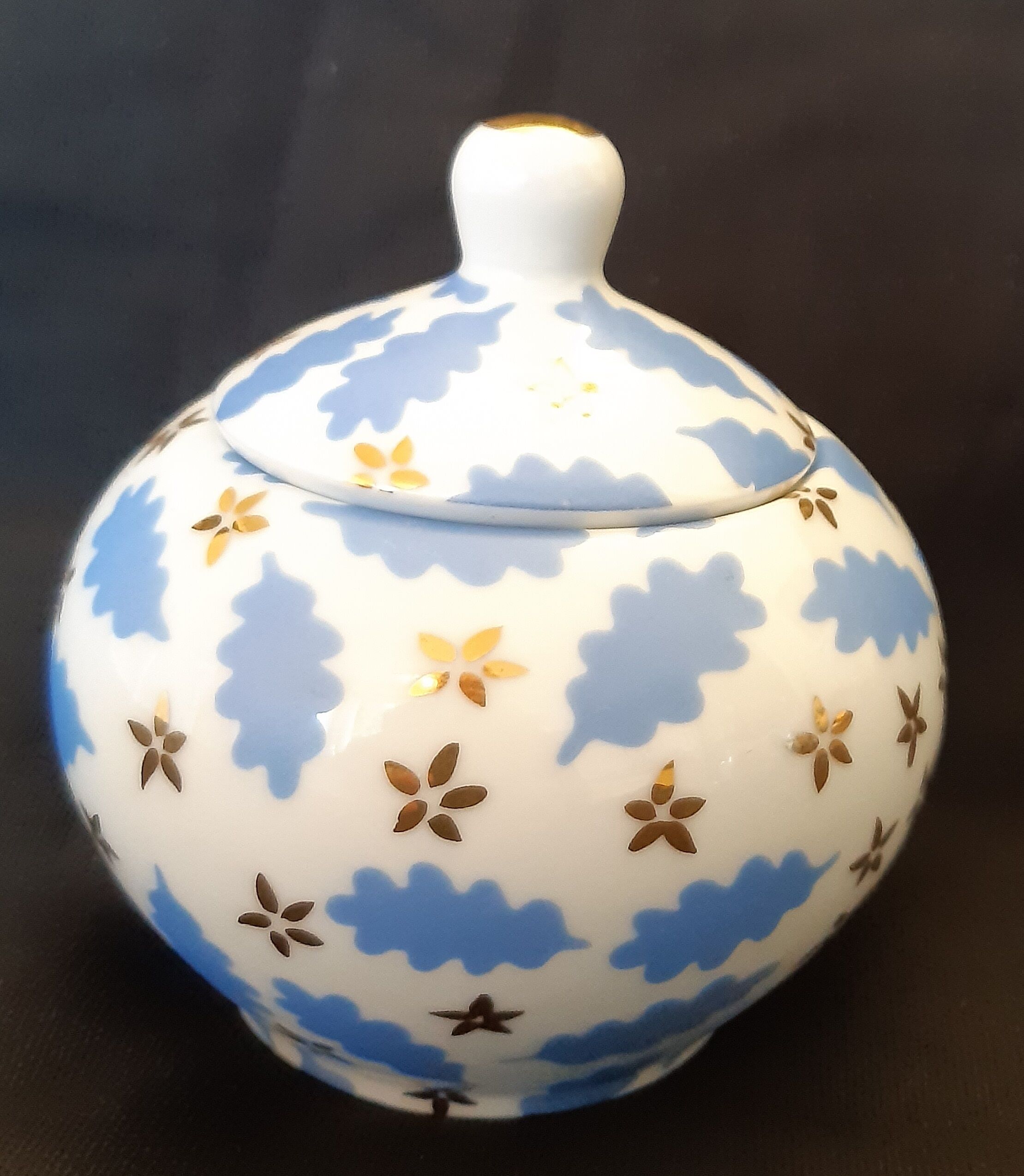 Service Ines de la Fressange