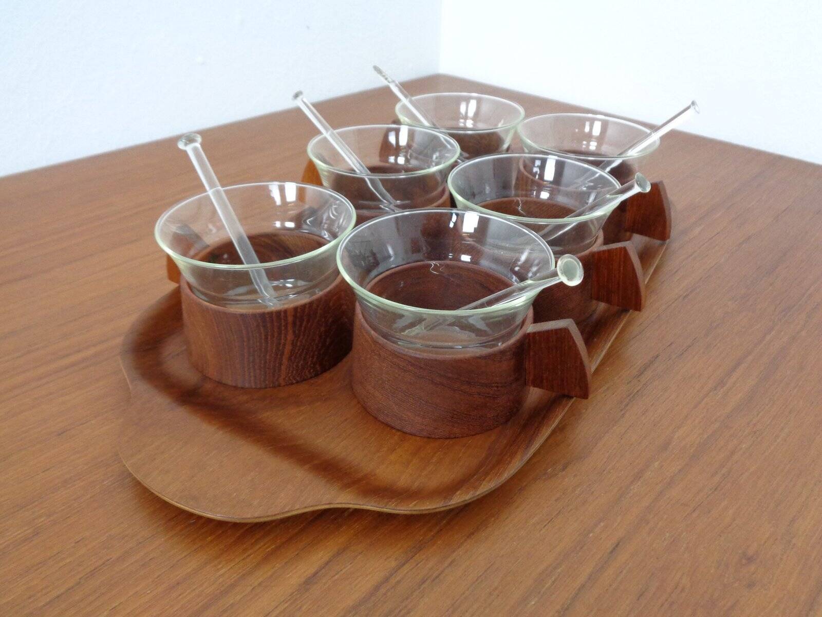 Swedish teak tray with tea cups by Jie Gantofta, 1960s, set of 7.