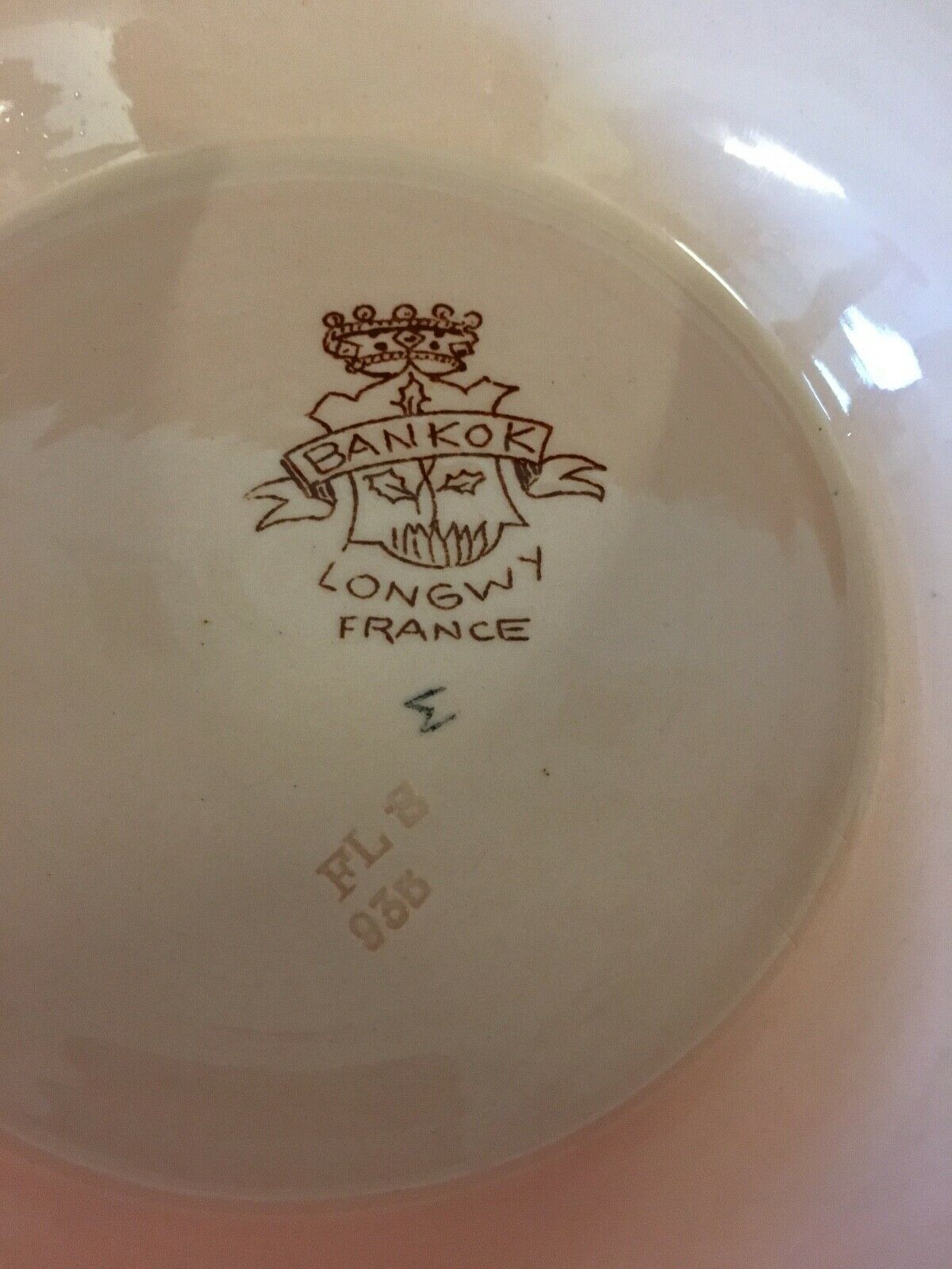 Compotier cuts flat on longwy footouche bankok model