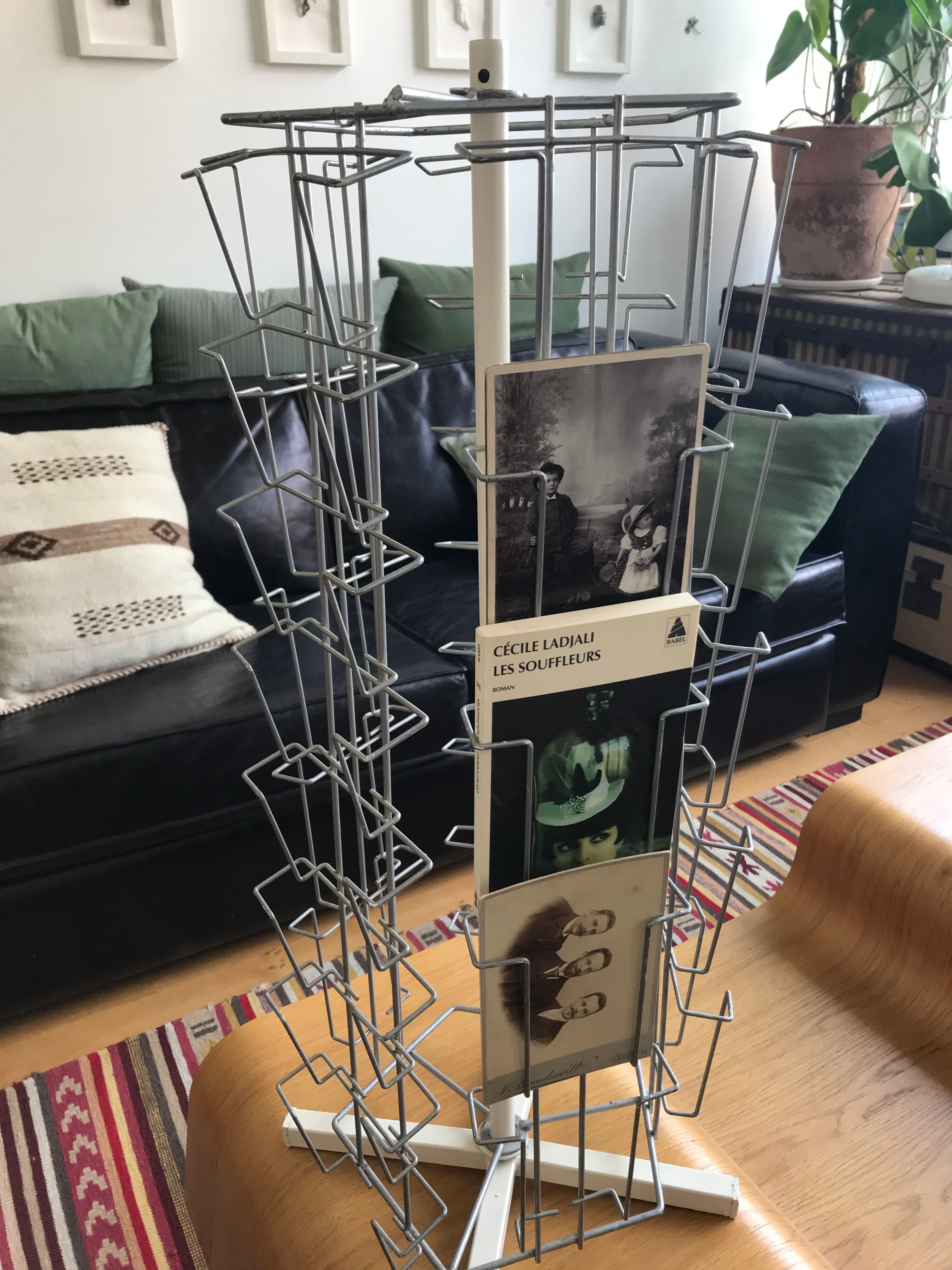 Post card turnstile display