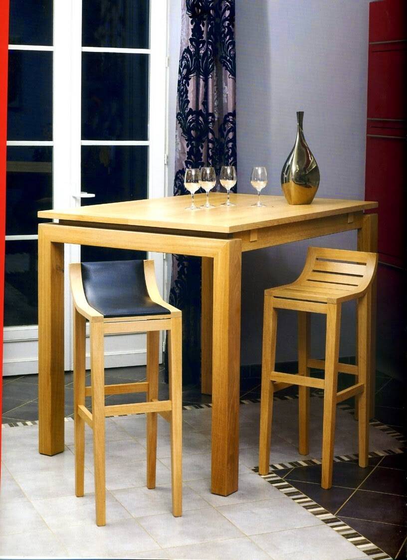 Table haute en bois massif extensible + 4 tabourets