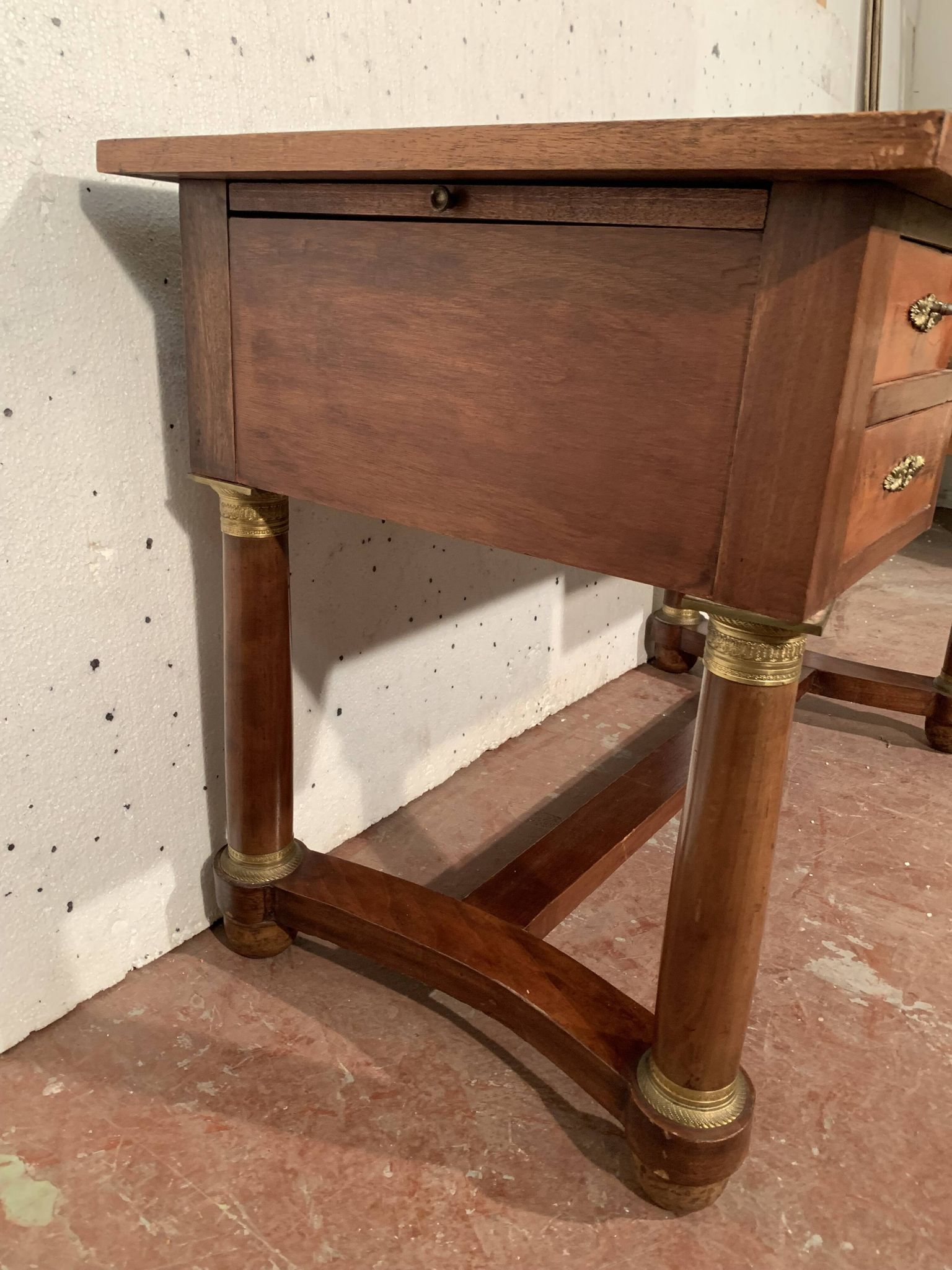 Bureau de style Empire en acajou et placage XX siècle