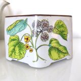 Teapot, stove and 6 cups