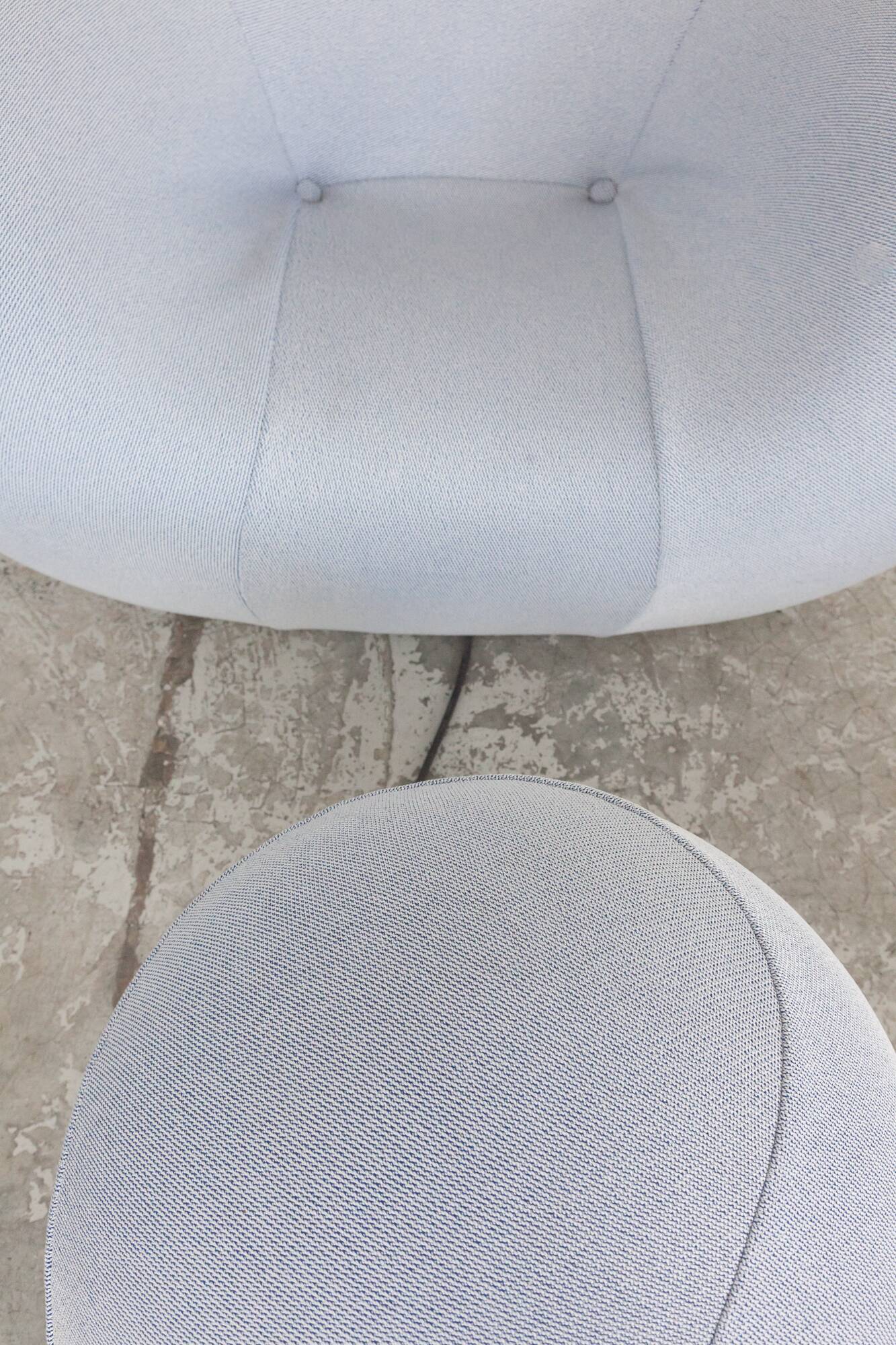 Up 5/6 armchair and footstool, La Mamma by Gaetano Pesce for B&B Italia, 2000s edition.