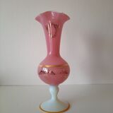 Vase à balustre en opaline 20ème siecle