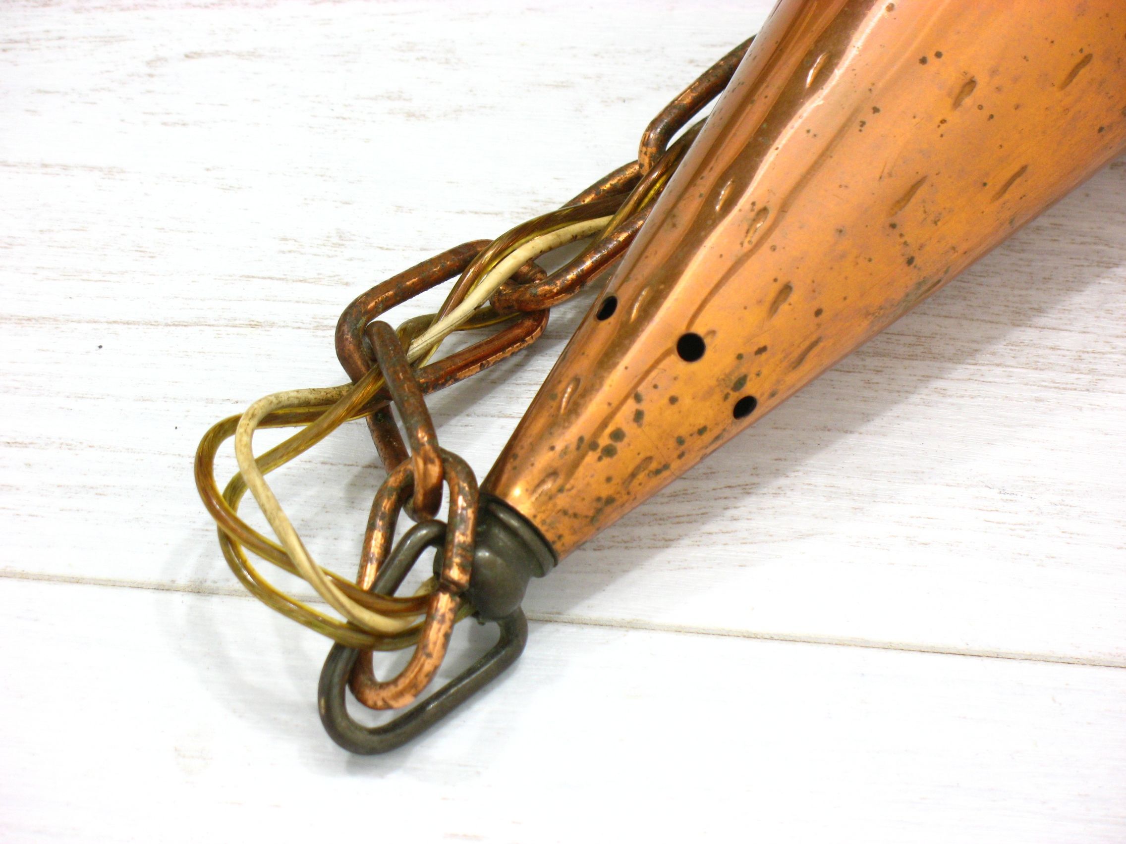 Suspension cône en cuivre du Danemark, années 1970