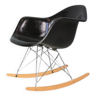 Fauteuil à bascule noir original « Rar » de Charles & Ray Eames, 1977