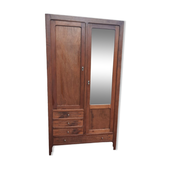 Armoire parisienne