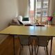 Table en Formica avec 4 chaises