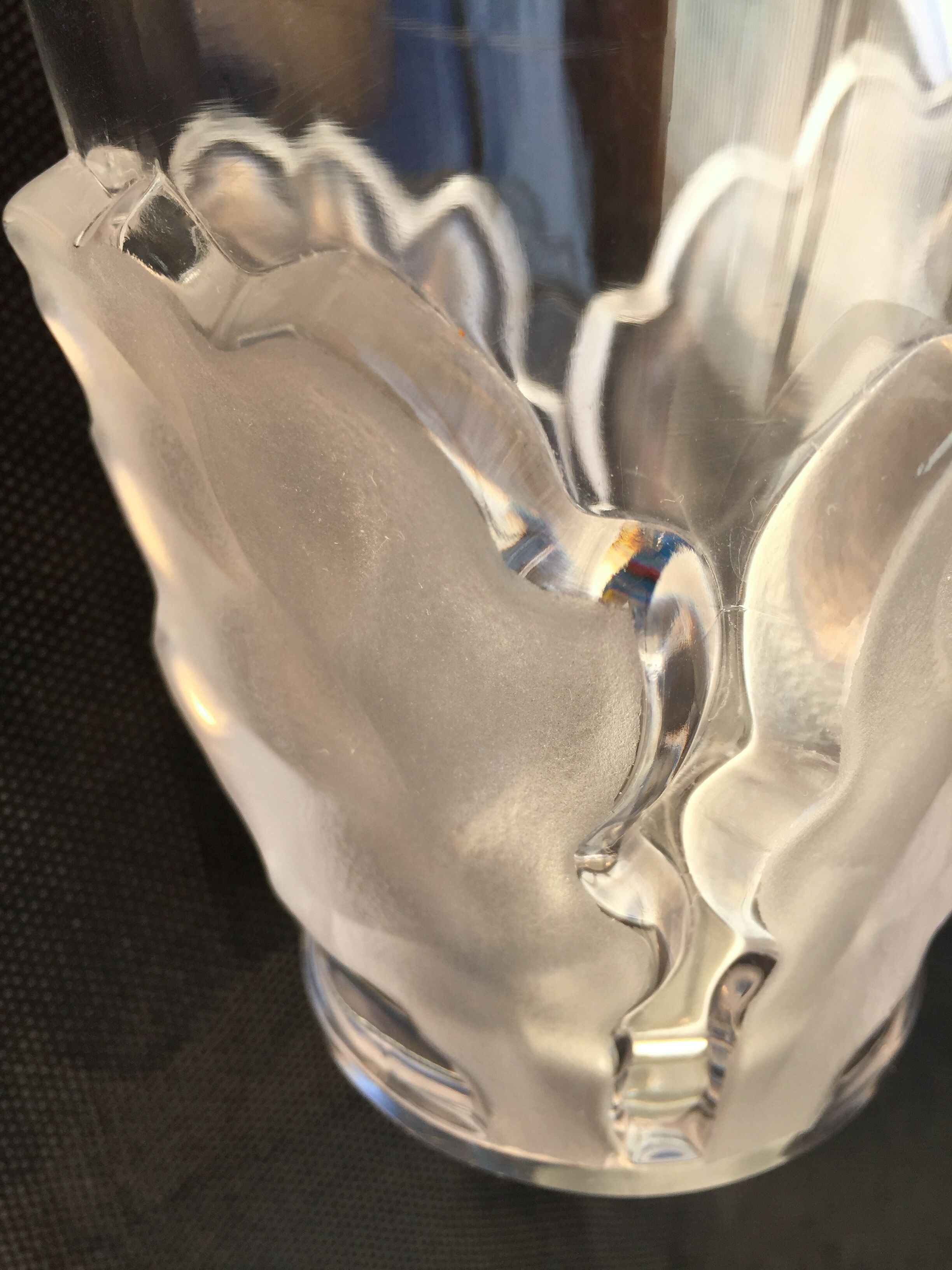 Lalique collection small vase crystal pattern art nouveau chene leaves