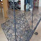 Porte revue en fer forgé