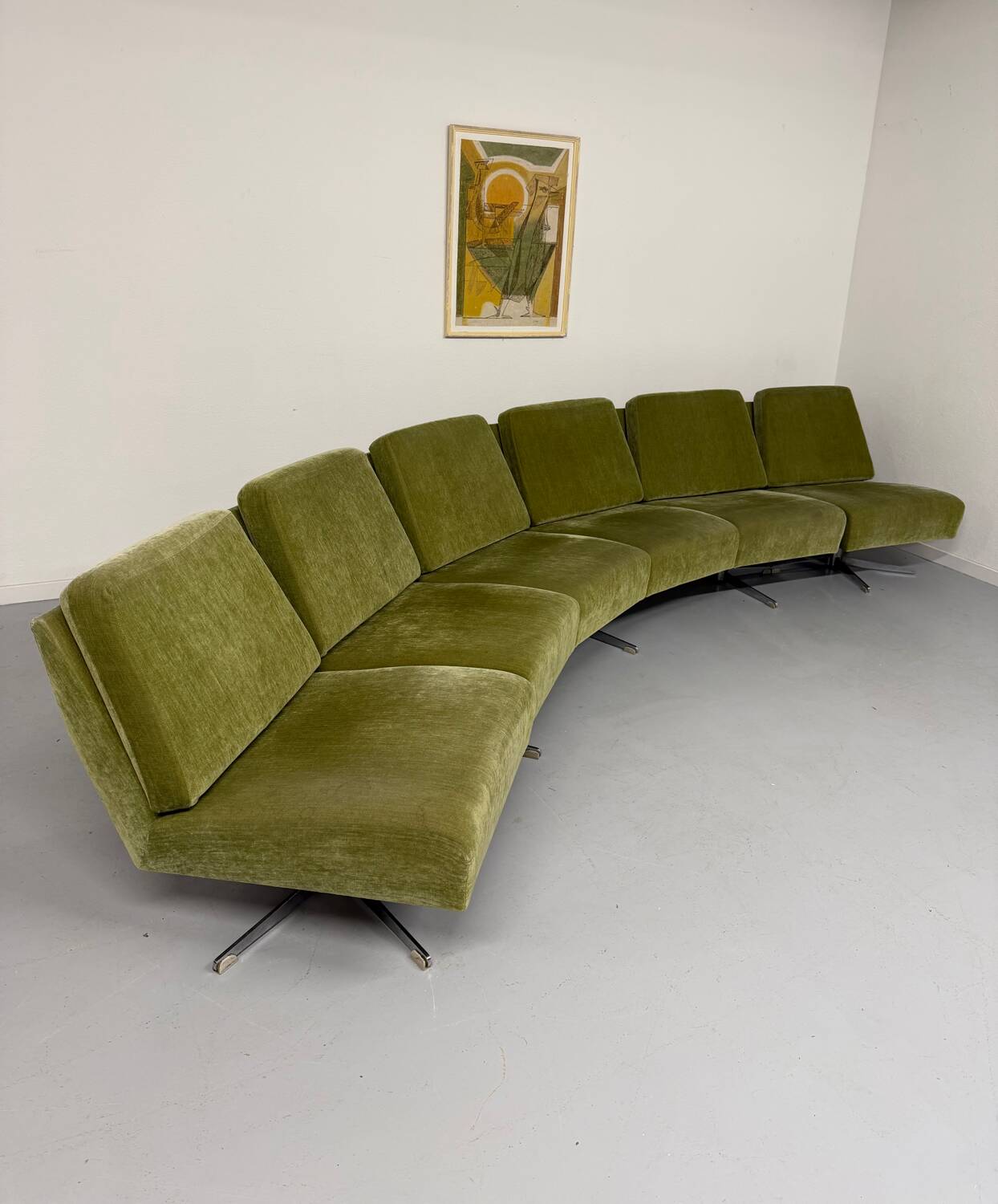 Complete living room with a sofa and 2 Italian design armchairs from the 70s, vintage.