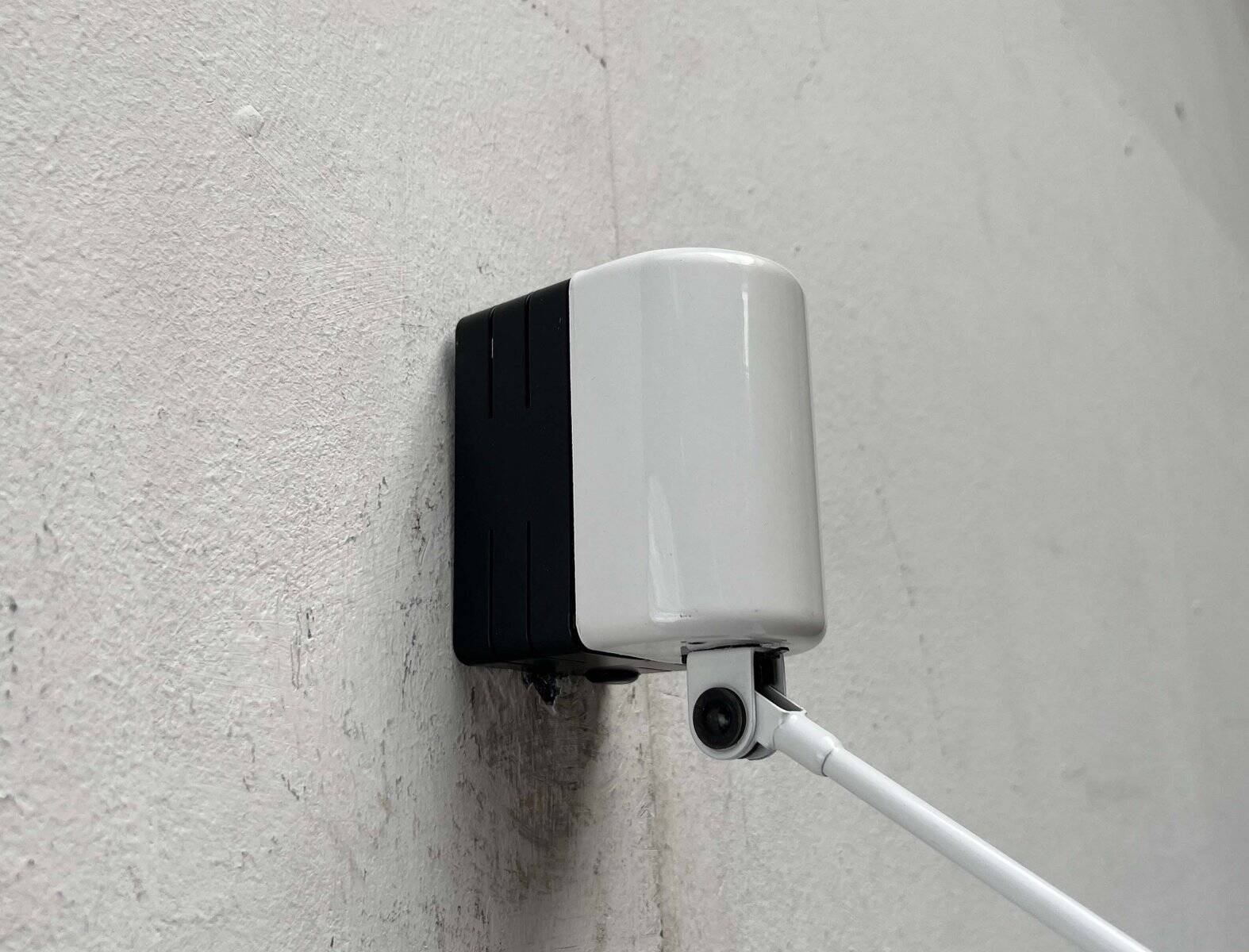 Classic white wall lamp Daphinette Italian vintage by Tommaso Cimini for Lumina, 1980s.