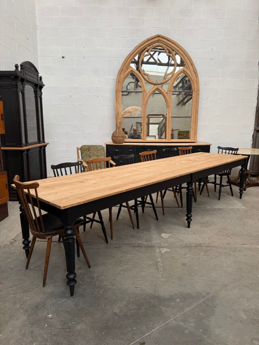 Large community table