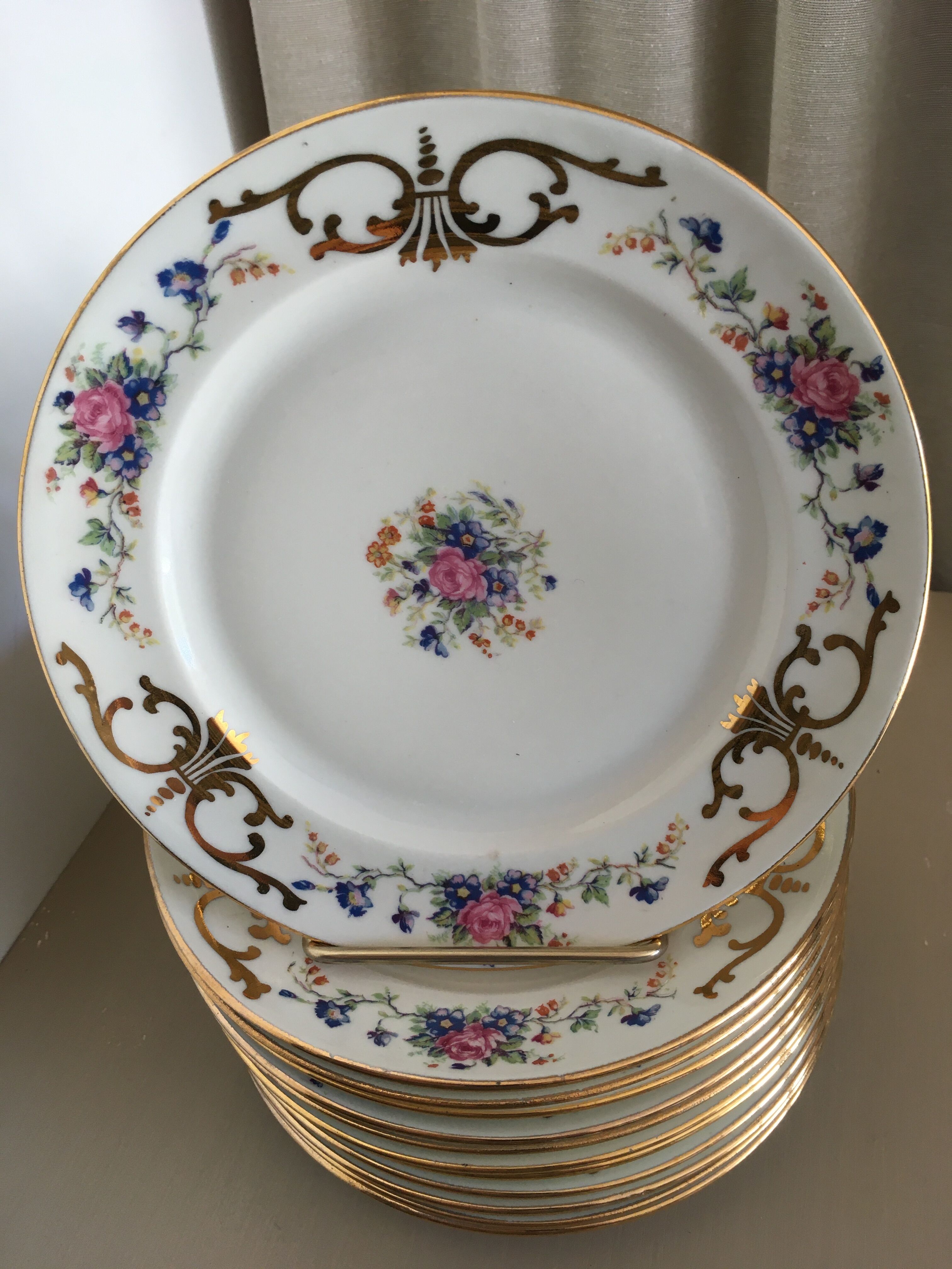 11 Dessert Plates in French porcelain