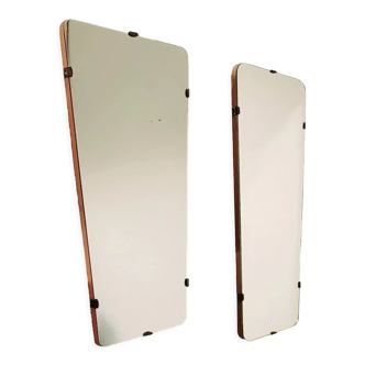2 trapezoid-shaped mirrors