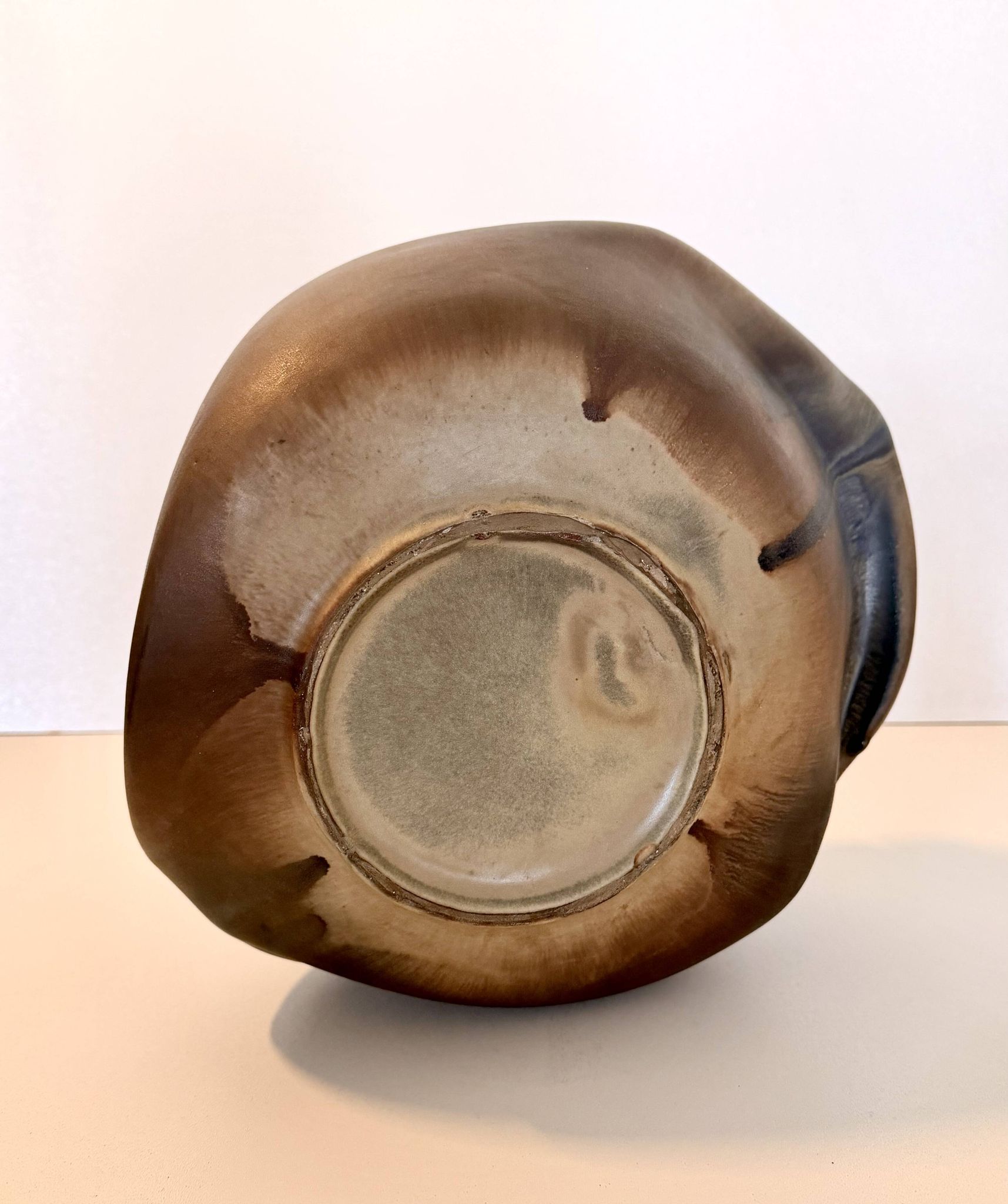 Brown Lacquered Ceramic Tulip Vase / Centerpiece by Giacomo Onestini
